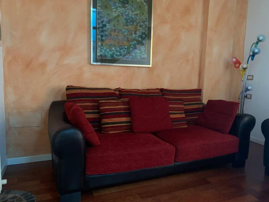 אנזולה נל'אמיליה Appartamento Andrew'S House Con Parcheggio Privato מראה חיצוני תמונה