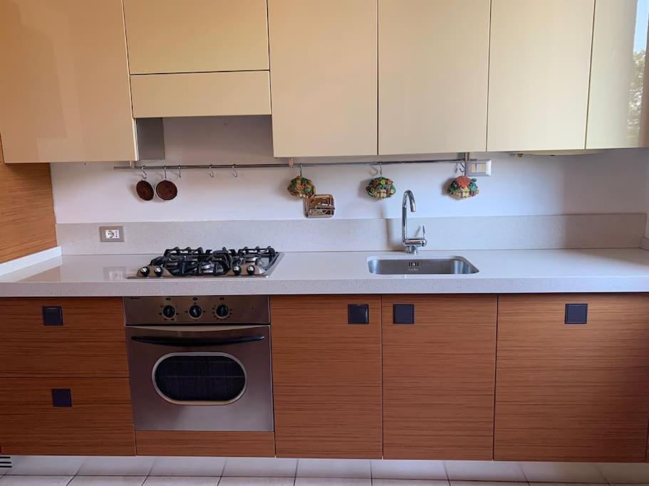 אנזולה נל'אמיליה Appartamento Andrew'S House Con Parcheggio Privato מראה חיצוני תמונה