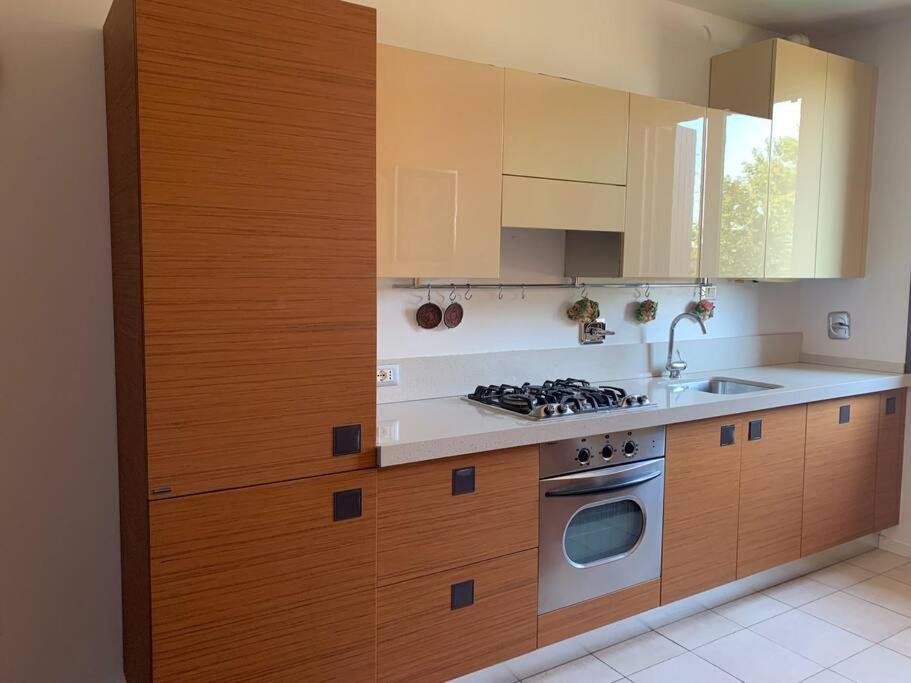 אנזולה נל'אמיליה Appartamento Andrew'S House Con Parcheggio Privato מראה חיצוני תמונה