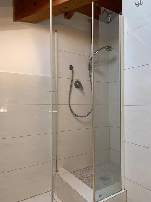 אנזולה נל'אמיליה Appartamento Andrew'S House Con Parcheggio Privato מראה חיצוני תמונה